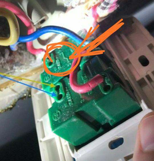 门帘与电工开关的关联及解决方案